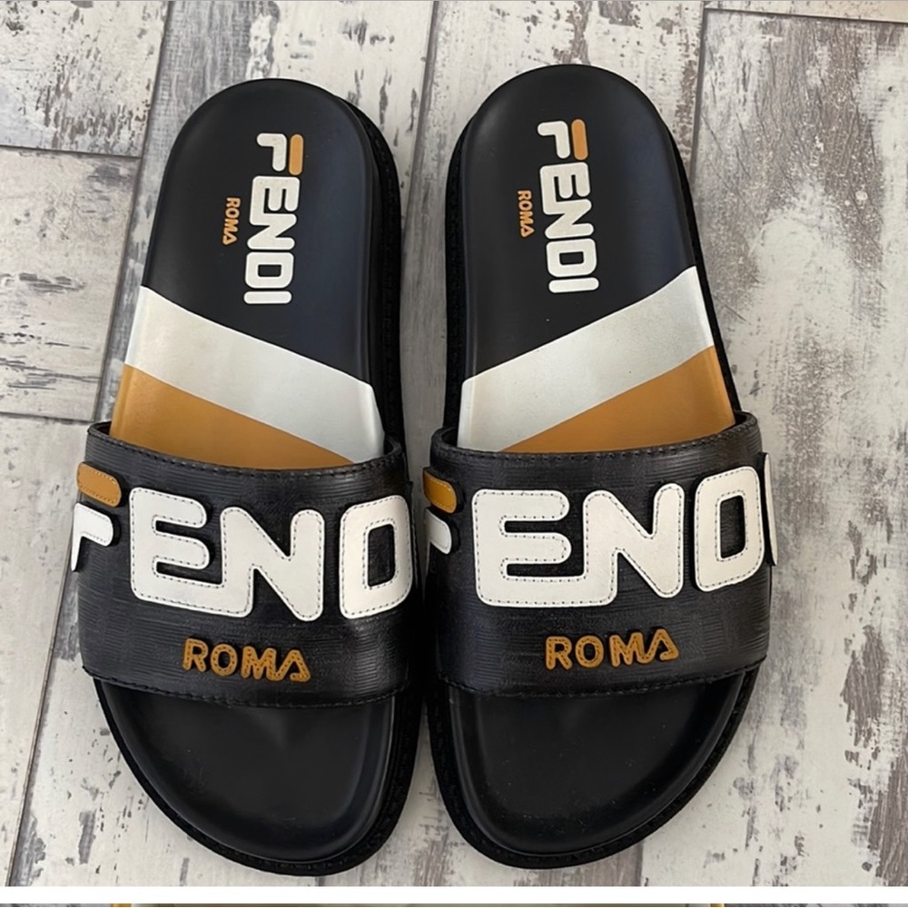 😍Authentic FENDI slides. Size 37. Flawless! Worn once indoors.